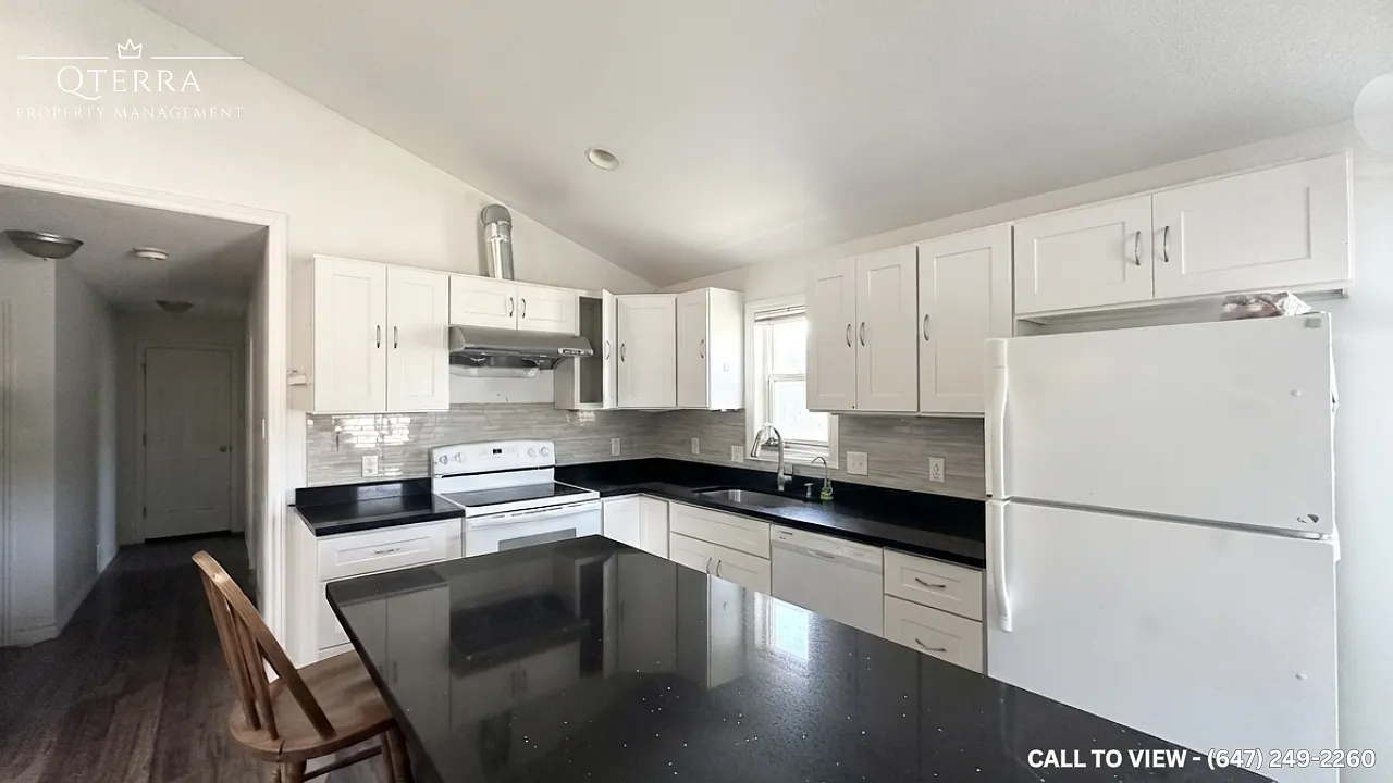 3 bed, 950 sqft, $2,175 — Photo 2