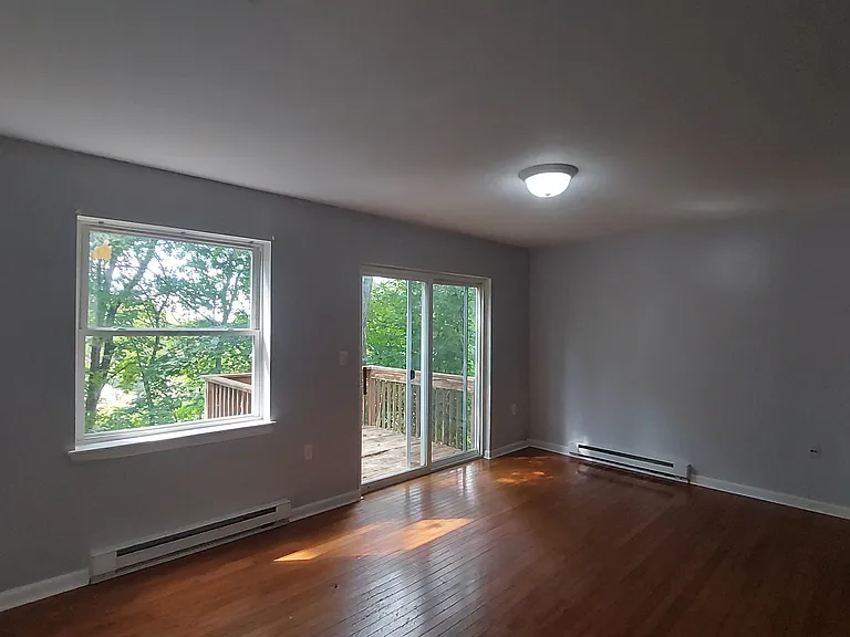 10 Hillcrest St #B — Photo 8
