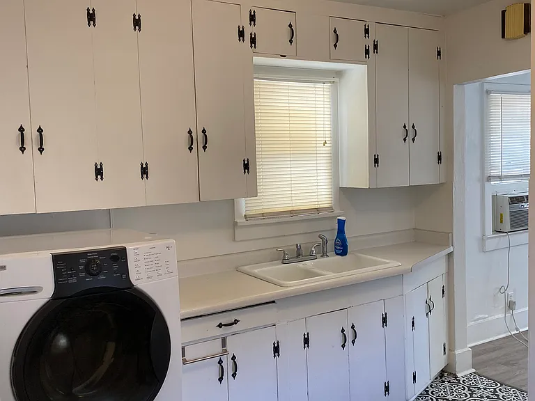 742 Belmont Ave — Photo 18