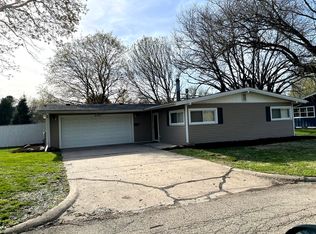 920 Sunset Dr, Princeton, IL 61356