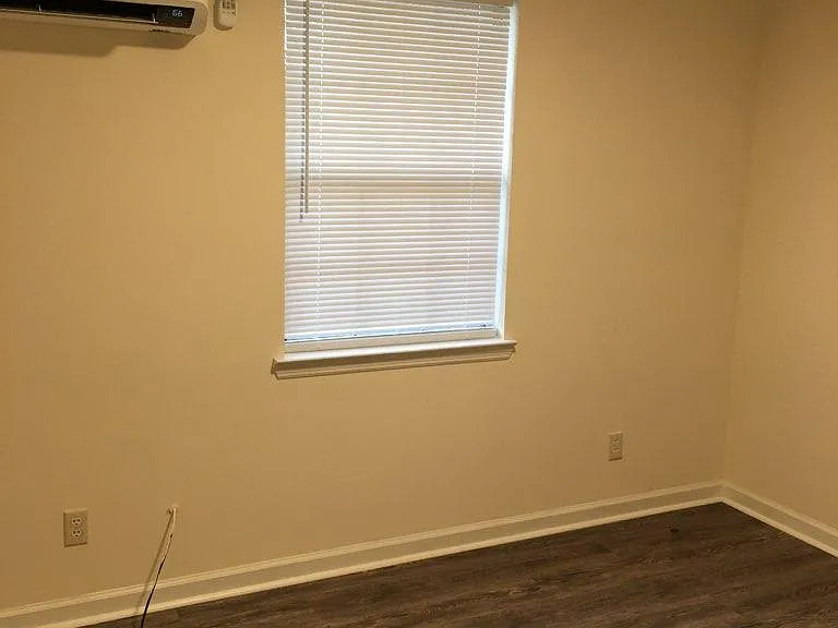 76 Daphne Ln — Photo 8