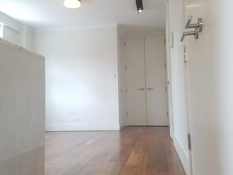 200 E 30th St #8B — Photo 4