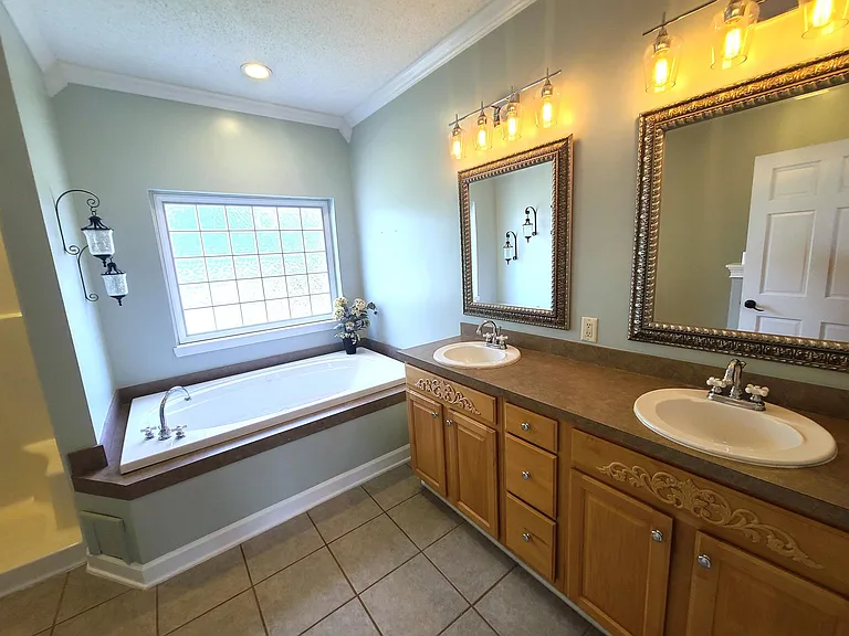 518 Cloverfield Ln — Photo 14