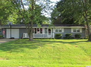 714 N Haven Dr, Carthage, IL 62321