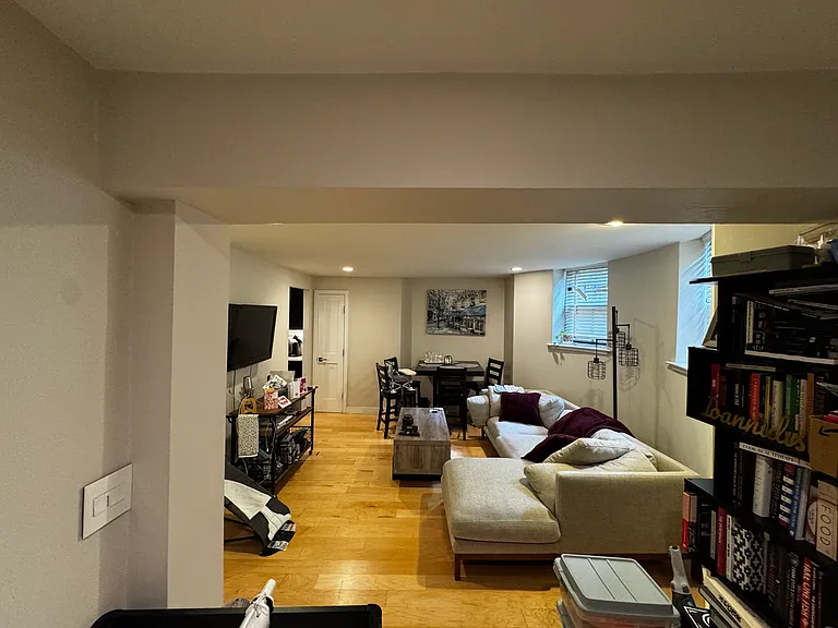 219 W Springfield St #1 — Photo 9