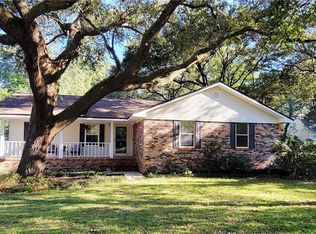 573 Ridgewood Dr, Daphne, AL 36526