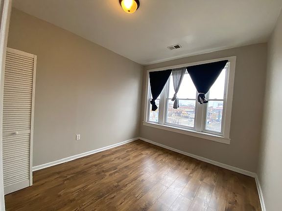 4th image of 1607 S Lawndale Ave #3S