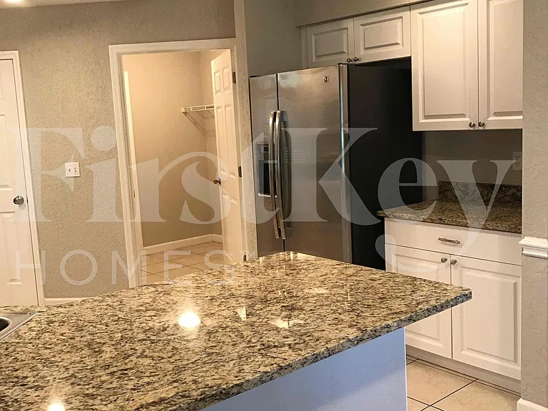 2224 Palmview Cir E — Photo 10