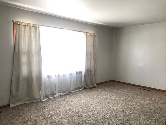 4th image of 1306 Crescent Dr