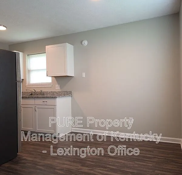 3793 Camelot Dr #C — Photo 5