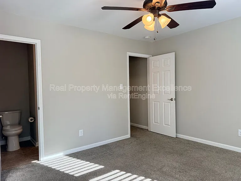 2922 Glenridge Dr #A — Photo 14