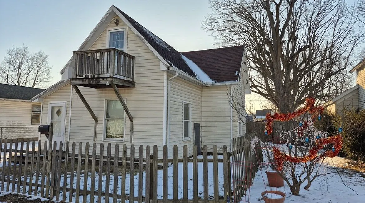 3 bed, 1432 sqft, $1,000 — Photo 1