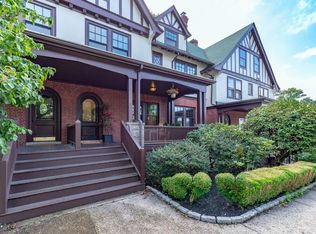 15 Eaton Ct #0, Wellesley Hills, MA 02481