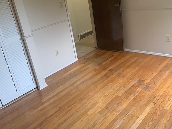 3rd image of 3704 NW Blvd Nw