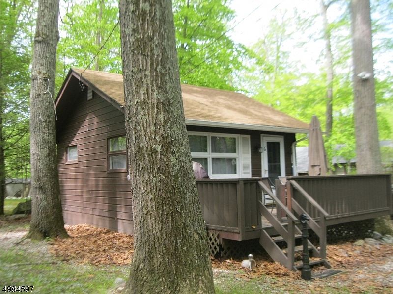 1st image of 6 Doris Dr