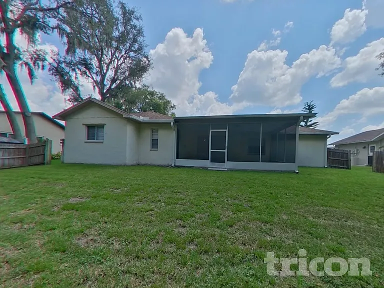 5913 Fall River Dr — Photo 15