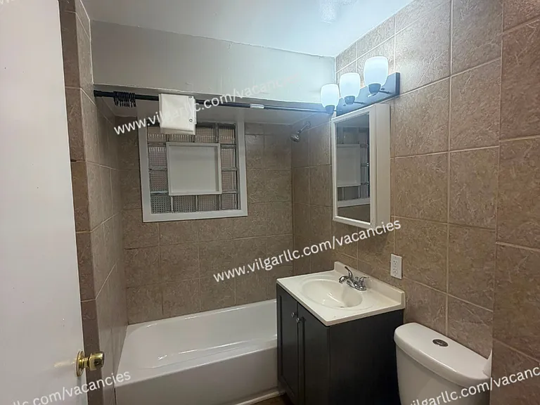 4856 Magoun Ave — Photo 13