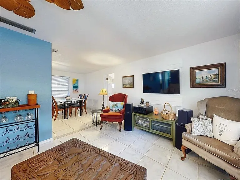 630 Olive St — Photo 5