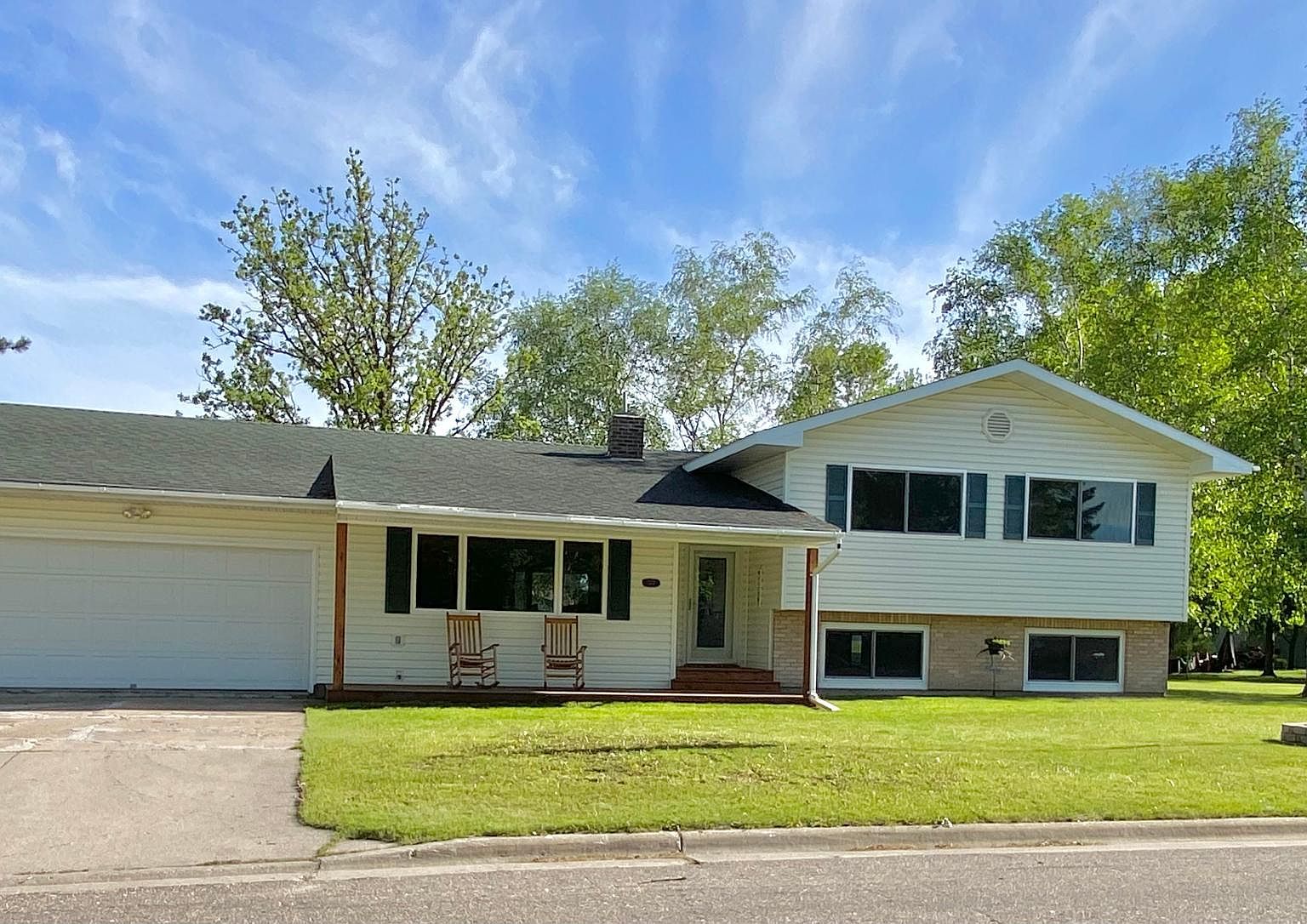 303 1st St SW, Baudette, MN 56623 Zillow