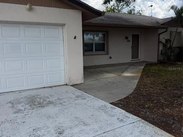 102 Sandhurst Dr, Venice, FL 34293