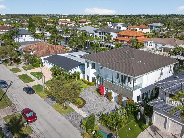 2641 NE 48th Street, Lighthouse Point, FL 33064