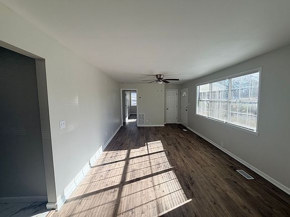 5th image of 1613 Garland Pl