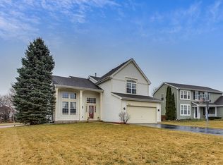 1900 E Ivy Cir, Lindenhurst, IL 60046