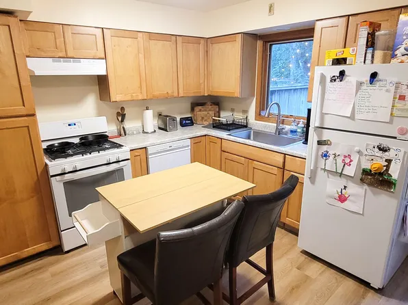 3046 Acker St, Cross Plains, WI 53528