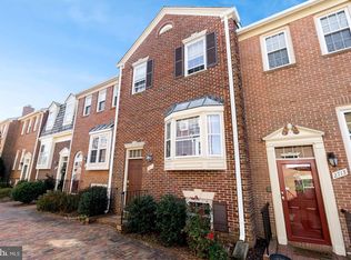 2715 Franklin Ct, Alexandria, VA 22302