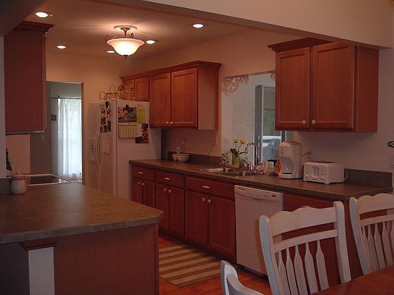 New Kitchen , Floors ,Cabints ,Counters ,Lights ,appl. etc...