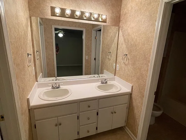 112 Foxchase Ln — Photo 12
