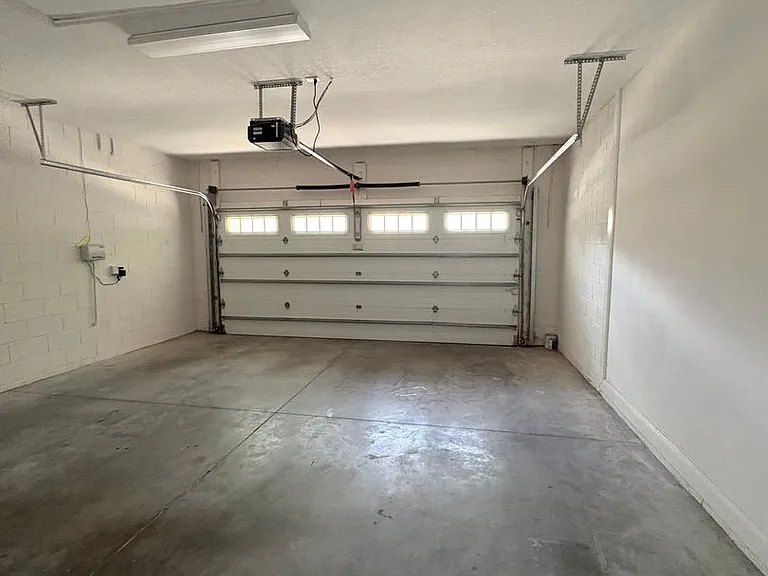 6931 Lucca St — Photo 32