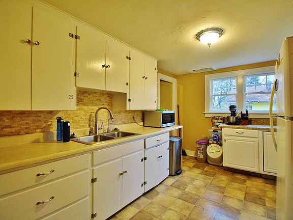 5th image of 318 N 12th St