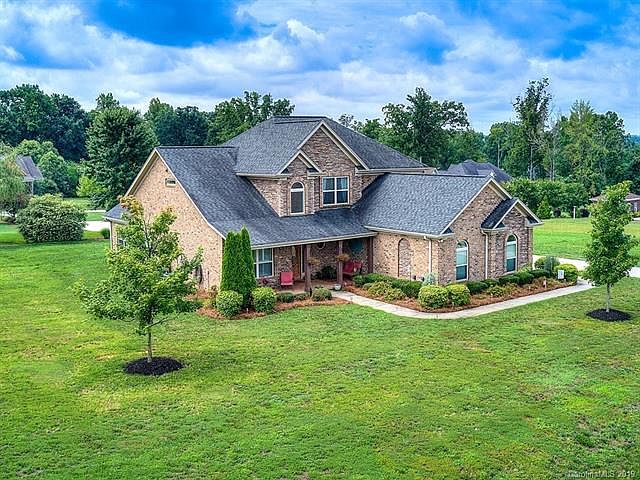 1st image of 963 Cedar Hill Dr