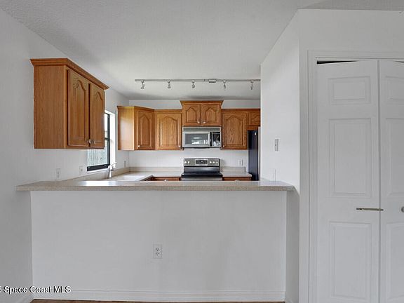 5th image of 105 McNeela Dr #105