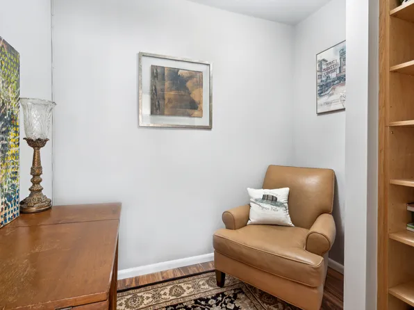 136 East 56th Street image 3 of 5