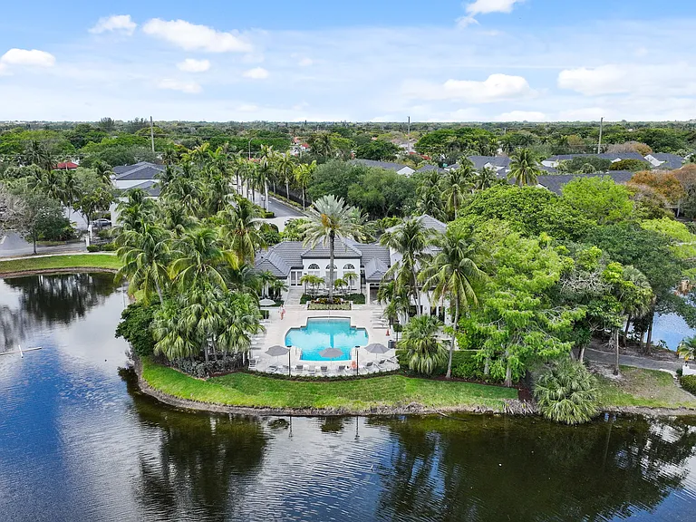 Palm Haven at Deer Creek — Photo 4
