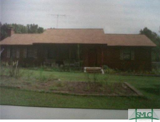 1st image of 372 West River Road