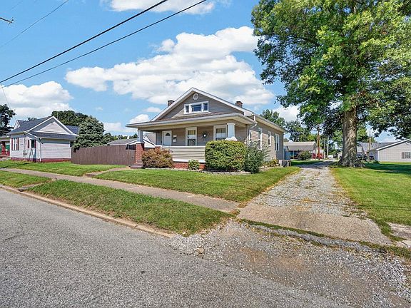 3rd image of 302 E Locust St