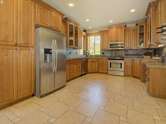 3rd image of 8914 NE 35th Ct