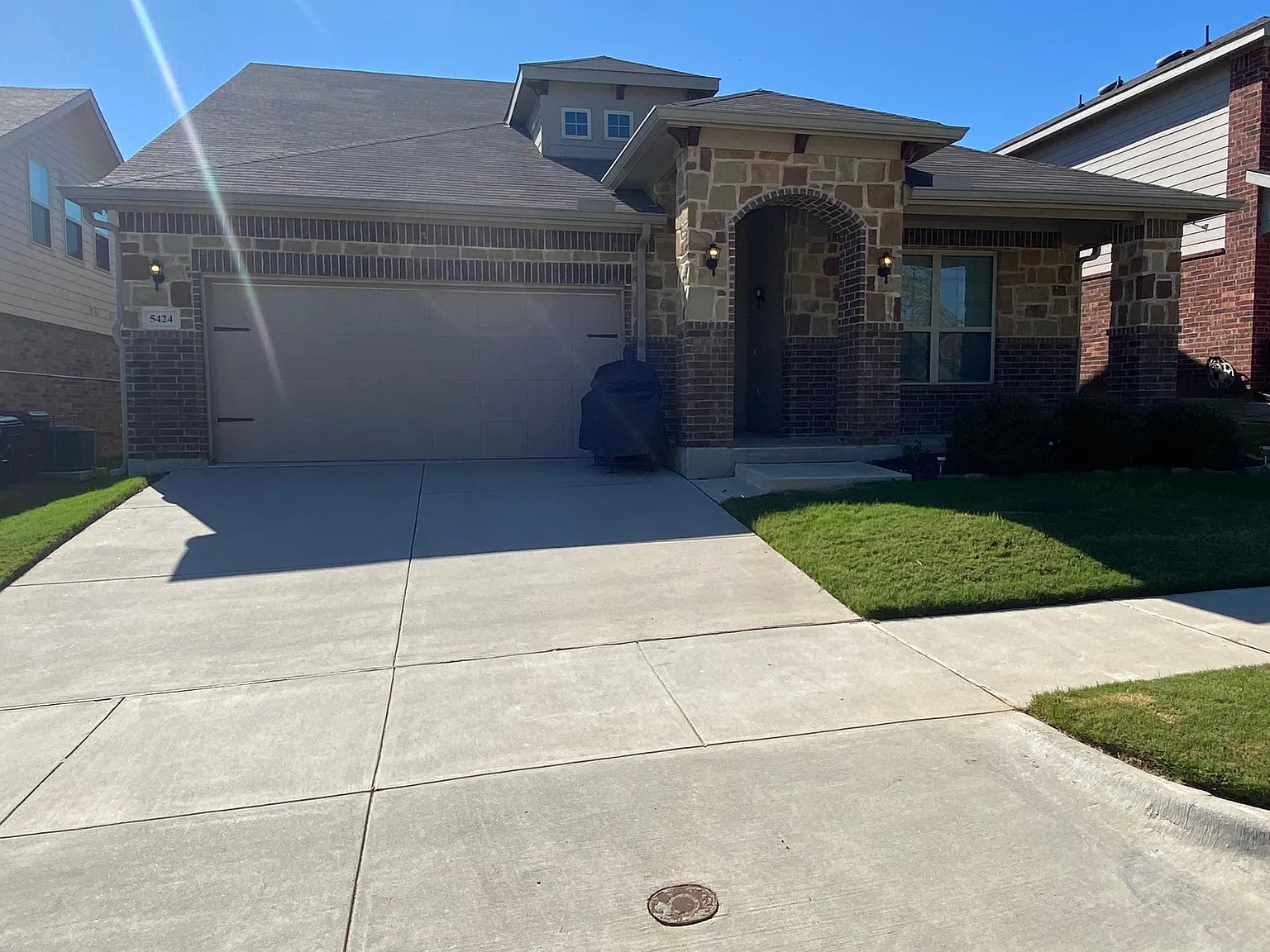 4 bed, 2616 sqft, $2,900 — Photo 2