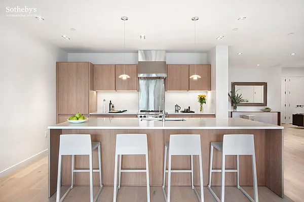 Sold by Sotheby's International Realty | media 20