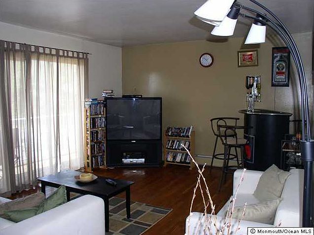 2nd image of 39 Garden View Ter #12