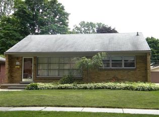 2196 Derby Rd, Birmingham, MI 48009