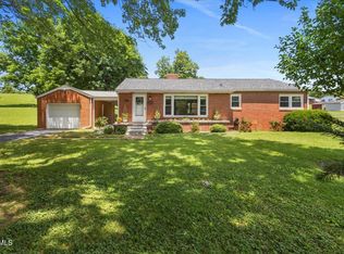 2218 N Greenwood Dr, Johnson City, TN 37604