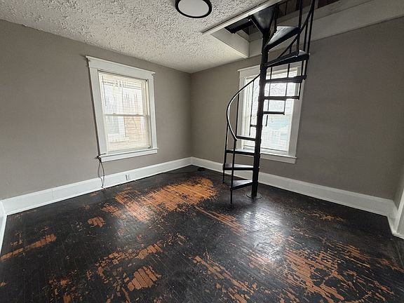 2nd image of 355 Broadway