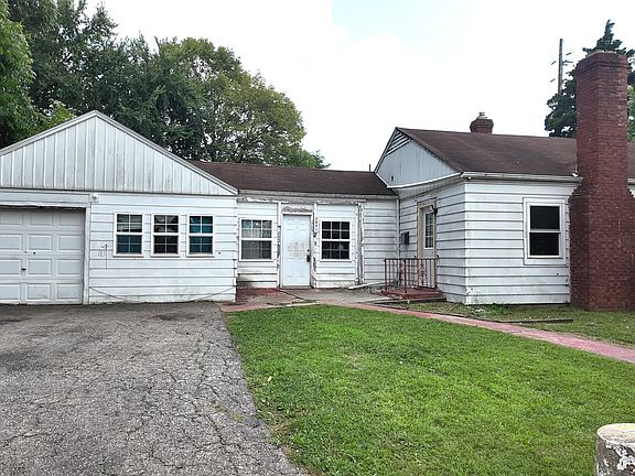 2nd image of 3801 E 36th St