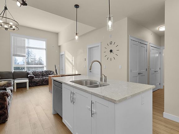 5th image of 11077 Ravine Rd #612