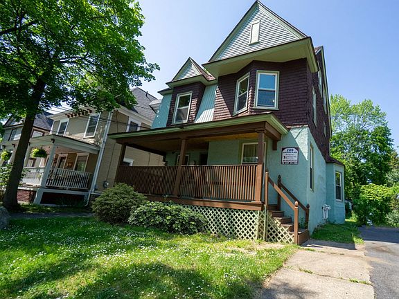 2nd image of 209 Harvard Pl #2
