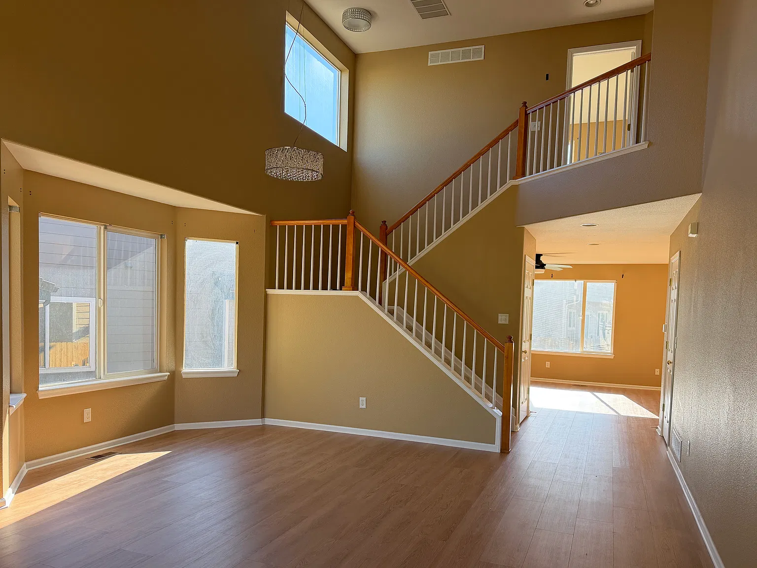 5 bed, 2685 sqft, $3,795 — Photo 2